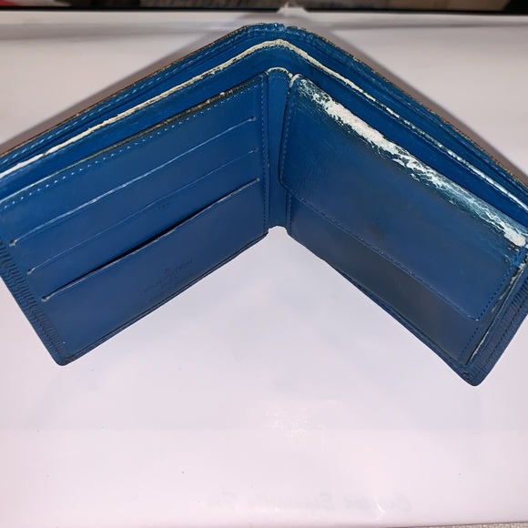 Authentic Louis Vuitton Epi Marco Wallet. Code# MI0992.  Offers are welcome 🌸 - Picture 6 of 15